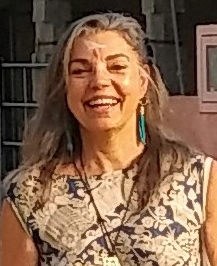 Portrait of Kyra Lober, somatic practitioner and teacher